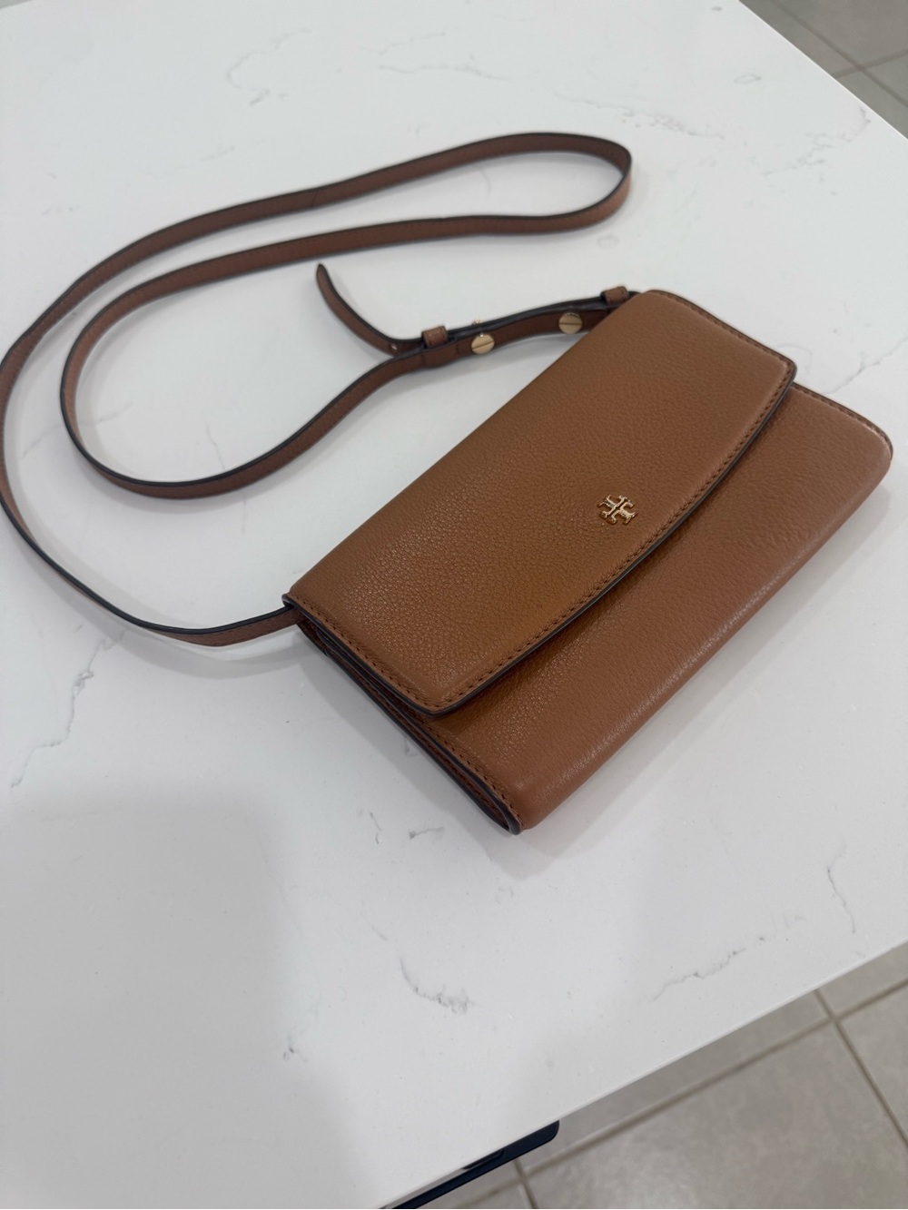 Tory Burch Tan Pebbled Leather Crossbody Wallet Gold Logo